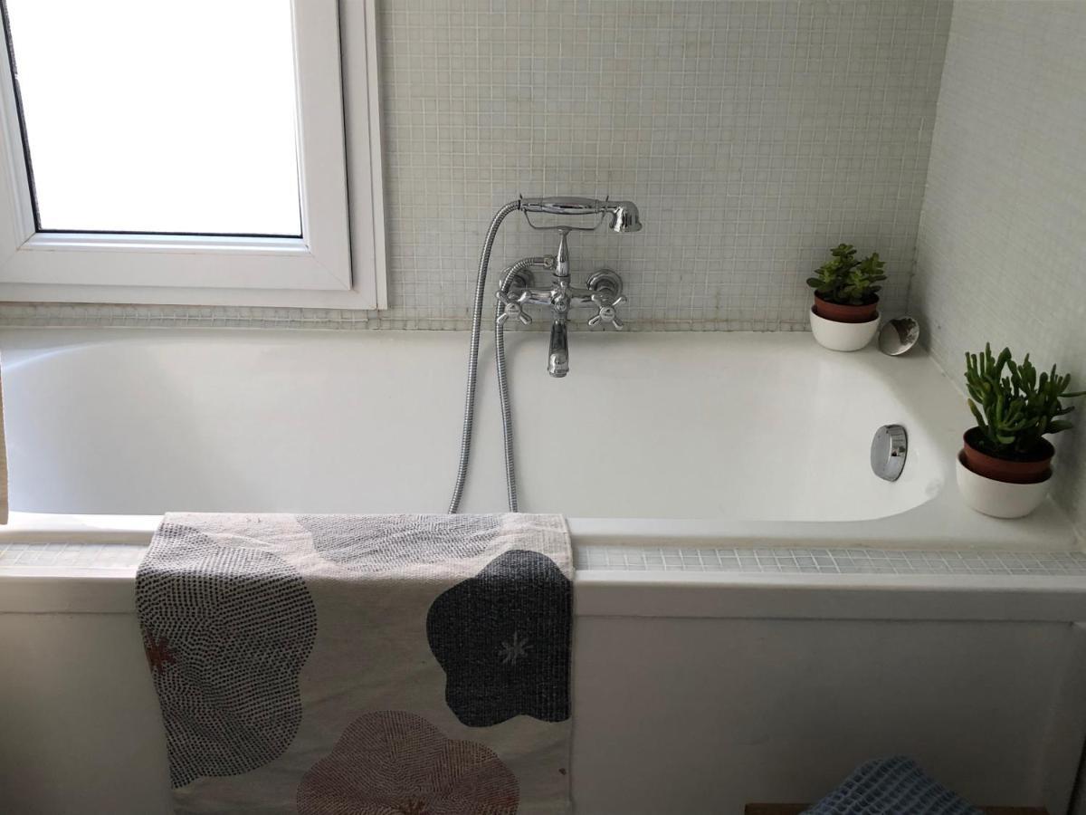 Paris Petit Appartement Lumineux Et Atypique Екстер'єр фото